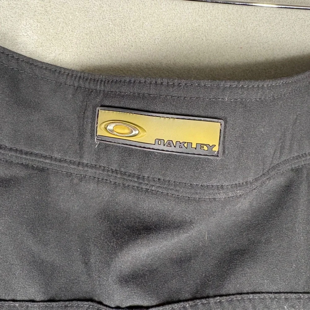 Vintage Y2K Oakley Mens Black Board Shorts Size 34 Lace Up Cargo Pocket Stretch